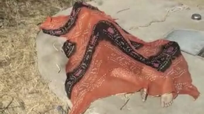 विवाहिता ने टांके मे कूद कर की आत्महत्या